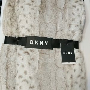 Dkny Bedding Faux Fur Throw Blanket Animal Print Dkny Poshmark